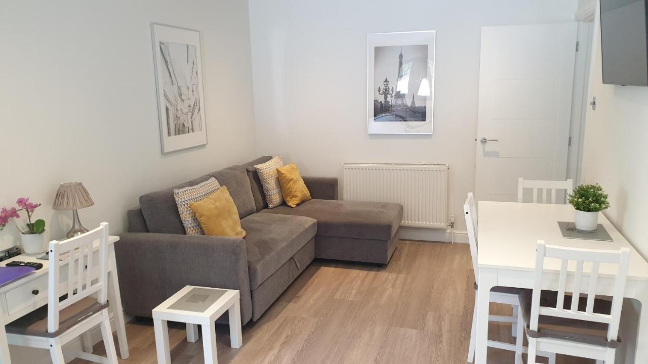 Large Modern Self Contained Apartment In Лимингтон Экстерьер фото